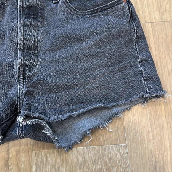 Levi’s 501 Original Black Shorts Women’s Cutoff High Rise Denim Jeans Size 29 - Picture 7 of 12